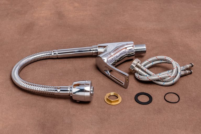 Baterie bucătărie TRENDY’S, pipă flexibilă, perlator 2 funcții, finisaj crom lucios, 8366, trendysanitary.ro