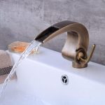 Baterie lavoar baie , tip cascada , bronz antichizat, 5588, trendysanitary.ro