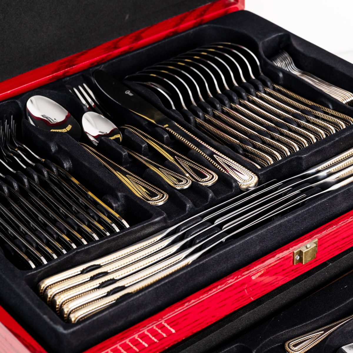 Set Tacâmuri RAWI 84 Piese din Inox – Eleganță Clasică într-o Cutie de Lemn Luxoasă, 6144, trendysanitary.ro