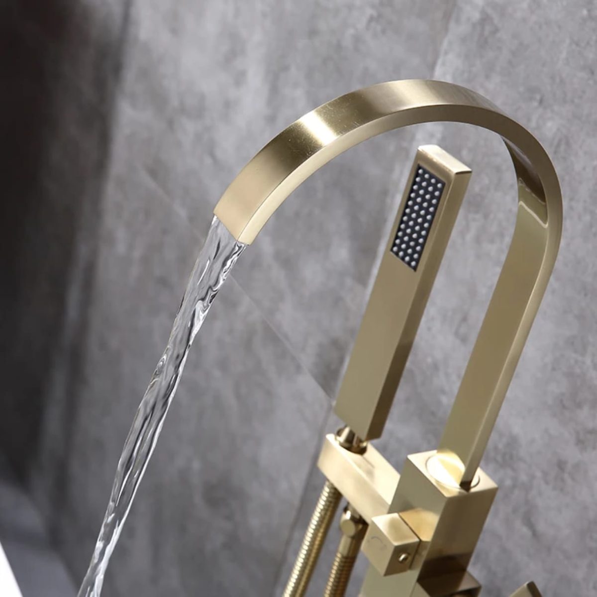 Set Baterii Baie TRENDY’S – Finisaj Gold – Cadă Freestanding + Lavoar, 9617, trendysanitary.ro