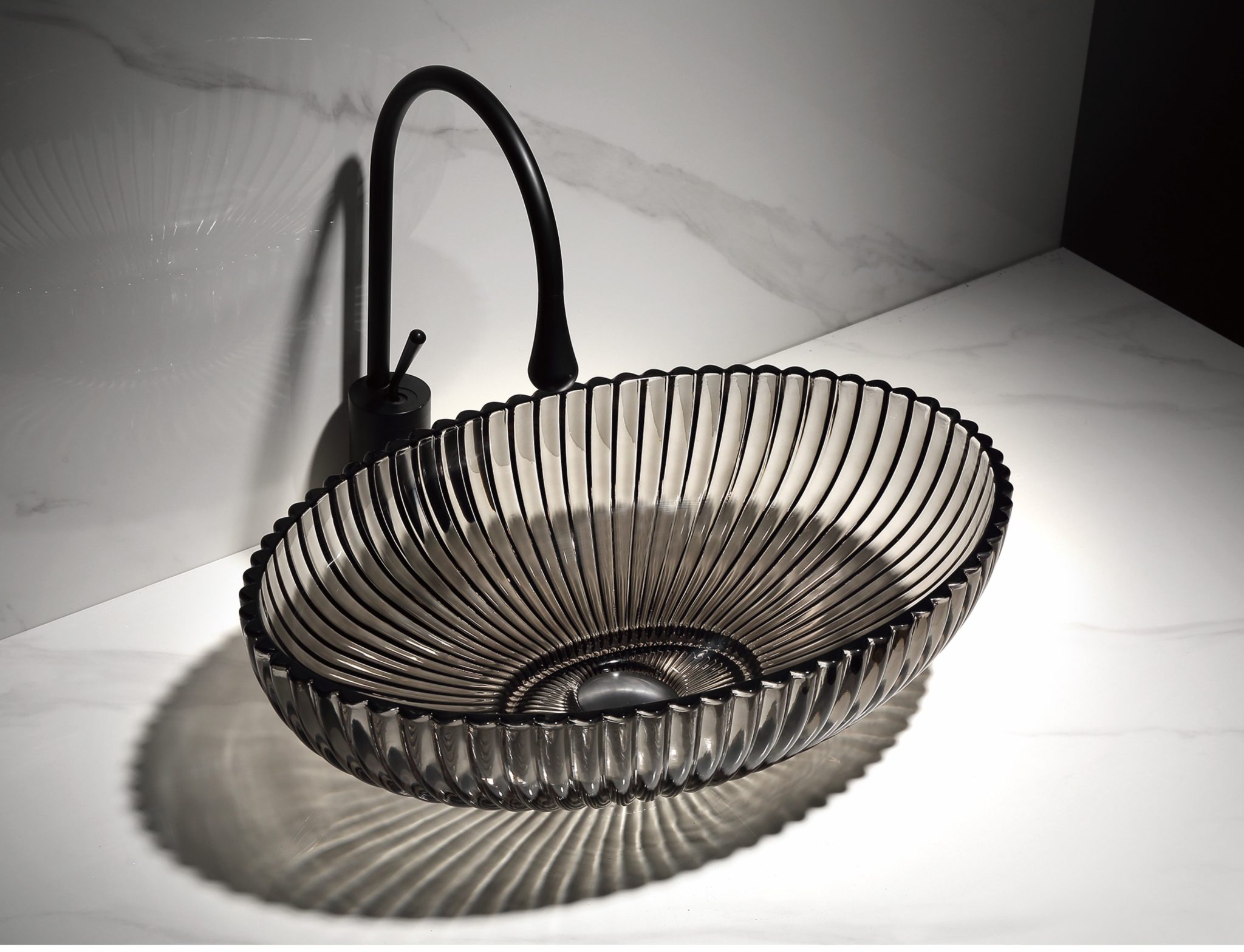 Lavoar oval din sticlă fumurie Trendy’s – Design elegant, 505×350 mm, 2499, trendysanitary.ro
