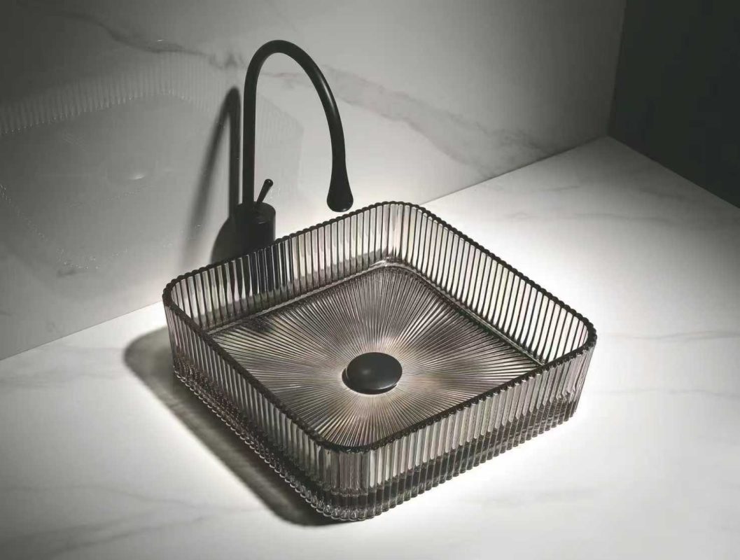 Baterii chiuveta baie, Lavoar pătrat din sticlă fumurie cu model vertical Trendy’s – Design modern, 390x390x105 mm, trendysanitary.ro